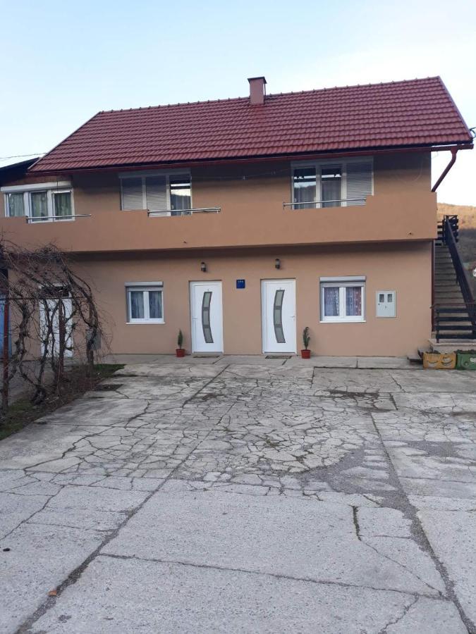 Tri Srece Apartment Ogulin Luaran gambar